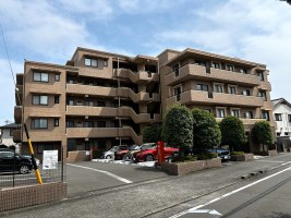 屈指の文教エリアとして、成熟した街、上足洗　日々の暮らしも便利で快適